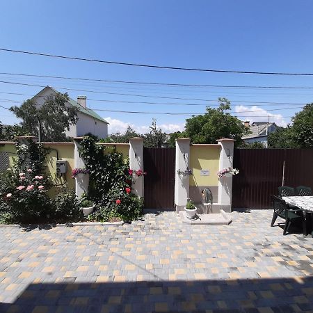 Guest House Chornomorsk Exterior photo