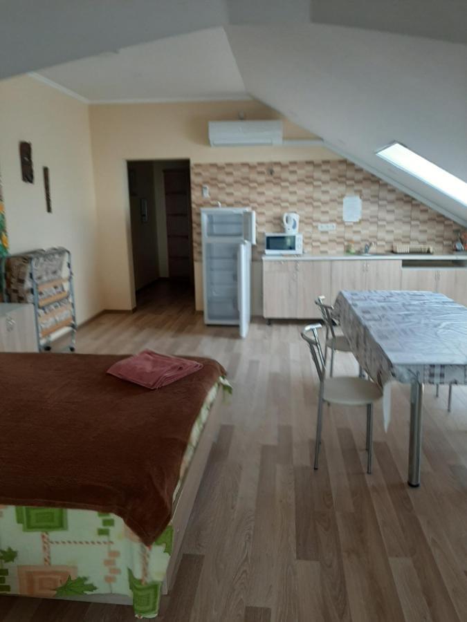 Guest House Chornomorsk Exterior photo