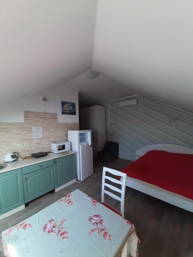 Guest House Chornomorsk Exterior photo