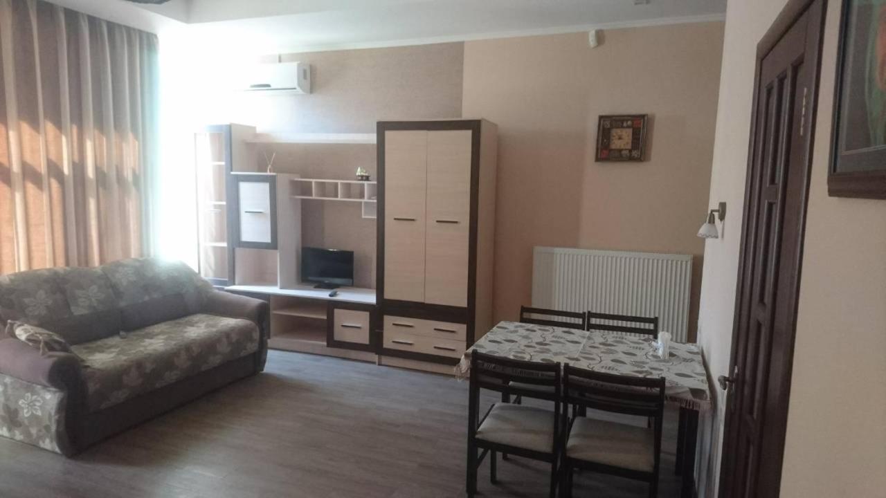 Guest House Chornomorsk Exterior photo